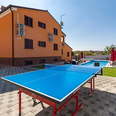 Luxury Hedone With Pool & Whirpool In Near The פולה