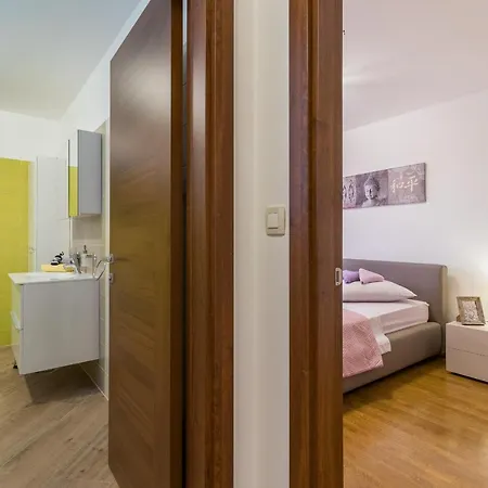 Luxury Hedone With Pool & Whirpool In Near The *