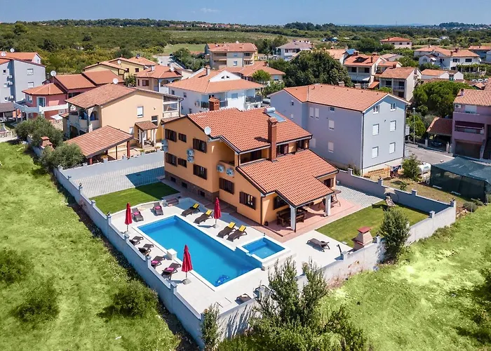 Willa Luxury Hedone With Pool & Whirpool In Near The Pula