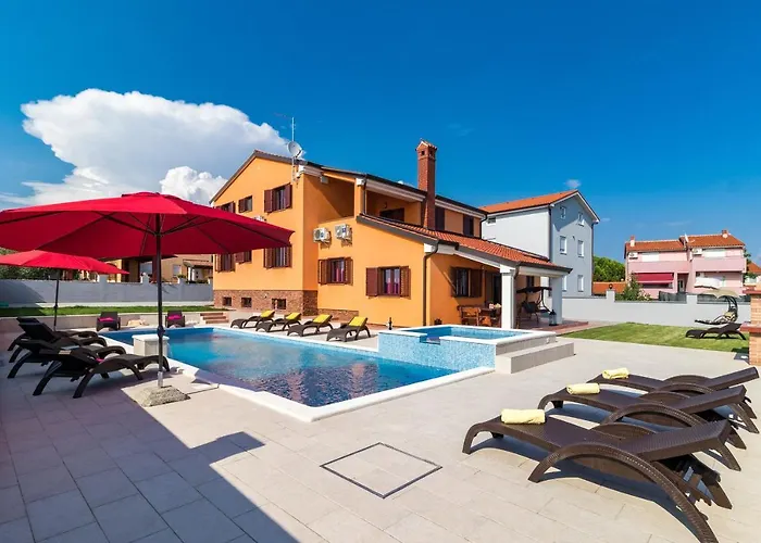 Willa Luxury Hedone With Pool & Whirpool In Near The Pula