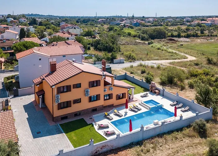 Luxury Hedone With Pool & Whirpool In Near The