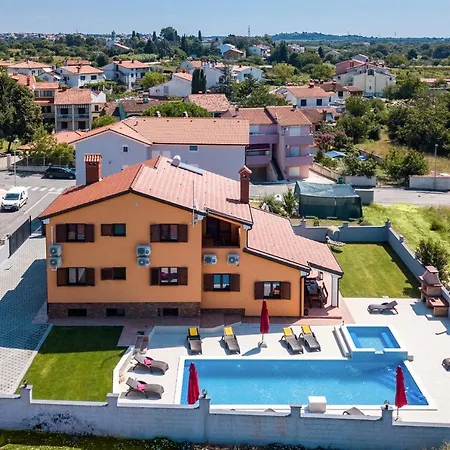 Luxury Hedone With Pool & Whirpool In Near The Pula