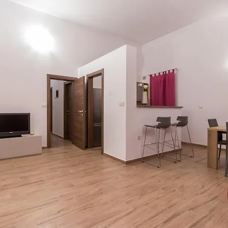 Luxury Hedone With Pool & Whirpool In Near The Pula