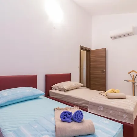 Luxury Hedone With Pool & Whirpool In Near The 빌라 풀라