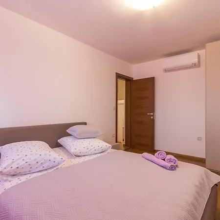 Luxury Hedone With Pool & Whirpool In Near The 빌라