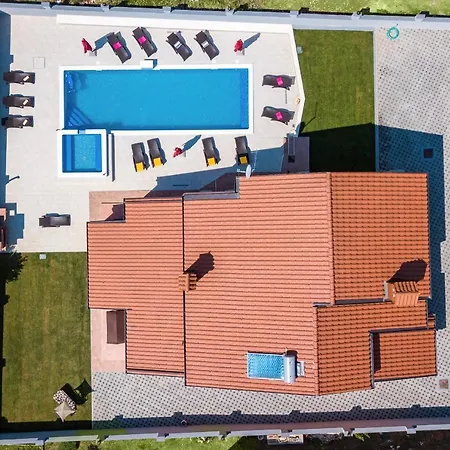 Luxury Hedone With Pool & Whirpool In Near The 빌라