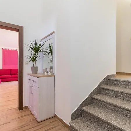 빌라 Luxury Hedone With Pool & Whirpool In Near The 풀라