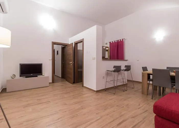 Luxury Hedone With Pool & Whirpool In Near The Pula