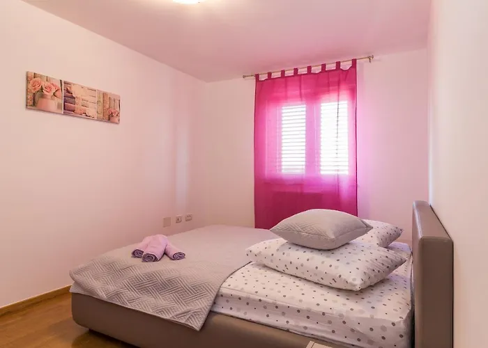 Luxury Hedone With Pool & Whirpool In Near The וילה פולה