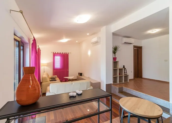 Luxury Hedone With Pool & Whirpool In Near The וילה פולה