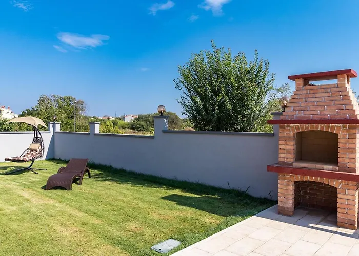 Vila Luxury Hedone With Pool & Whirpool In Near The Pula