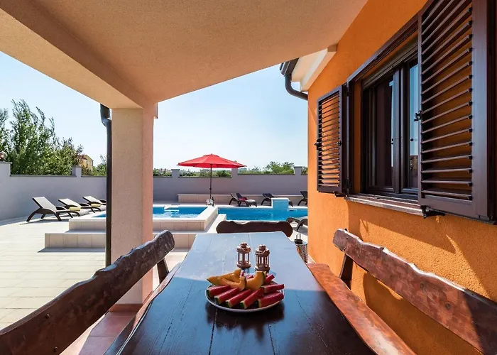 Luxury Hedone With Pool & Whirpool In Near The Vila