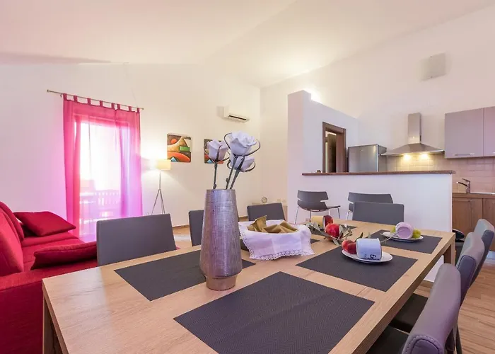 Luxury Hedone With Pool & Whirpool In Near The * Pula