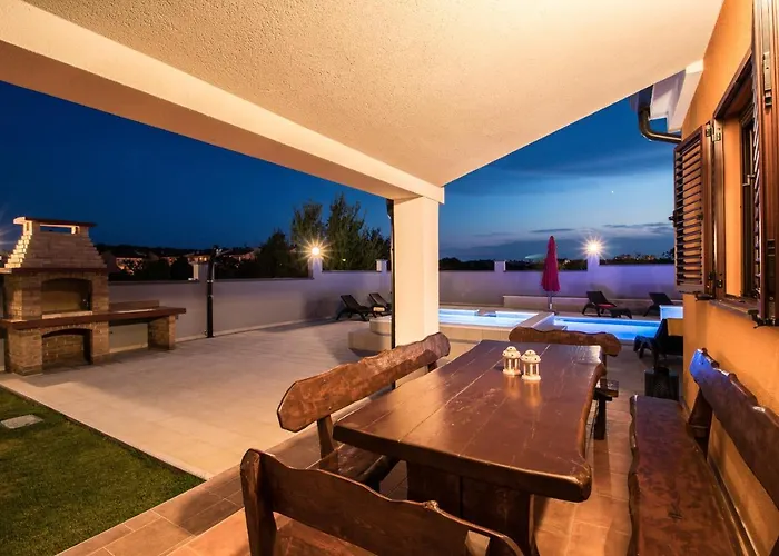 Luxury Hedone With Pool & Whirpool In Near The וילה *