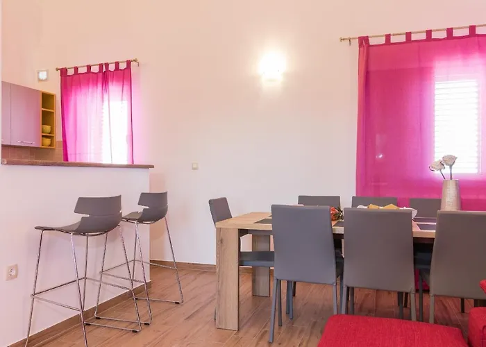 Luxury Hedone With Pool & Whirpool In Near The וילה פולה