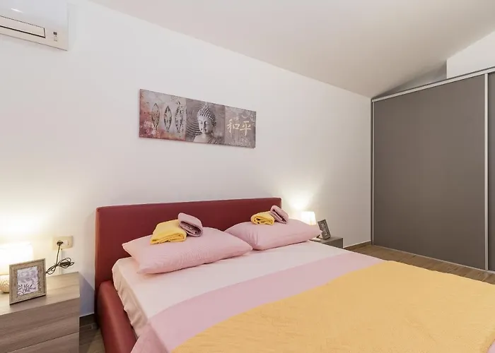 Luxury Hedone With Pool & Whirpool In Near The פולה