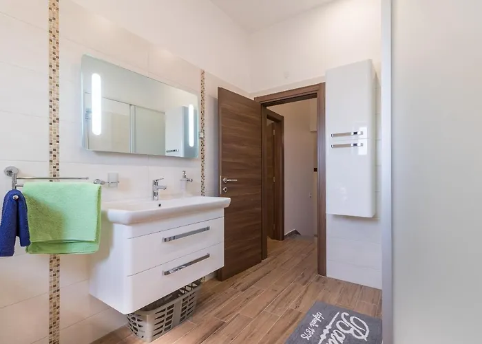 Luxury Hedone With Pool & Whirpool In Near The *