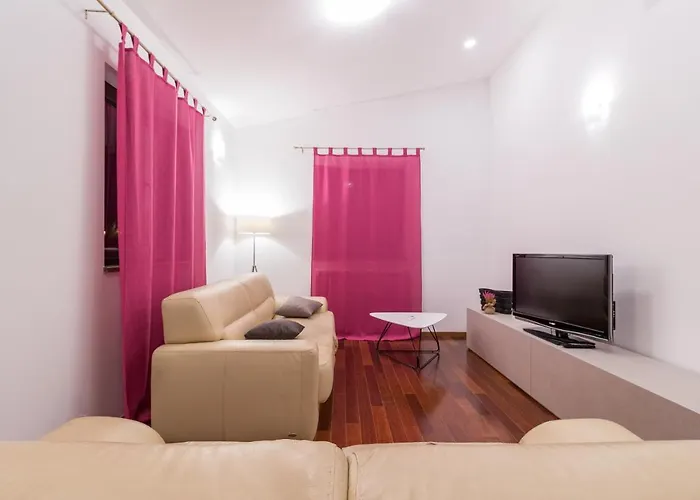 Luxury Hedone With Pool & Whirpool In Near The * פולה