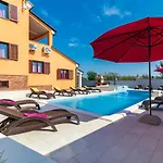 Luxury Hedone With Pool & Whirpool In Near The