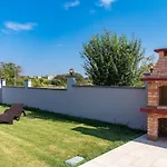 Villa Luxury Hedone With Pool & Whirpool In Near The Pula
