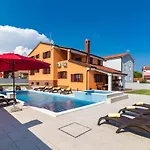 Villa Luxury Hedone With Pool & Whirpool In Near The Pula