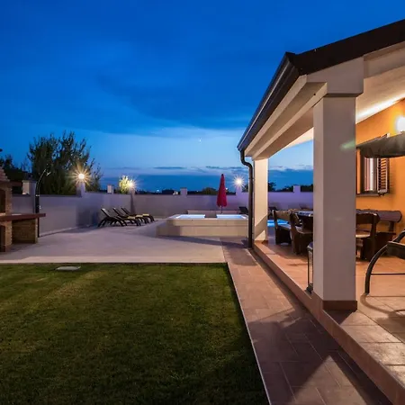 Luxury Hedone With Pool & Whirpool In Near The Вілла