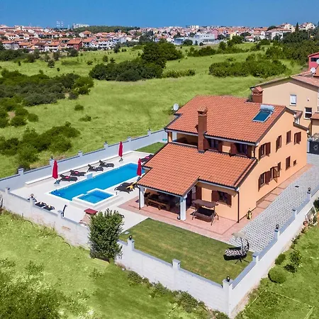 Luxury Hedone With Pool & Whirpool In Near The * Пула