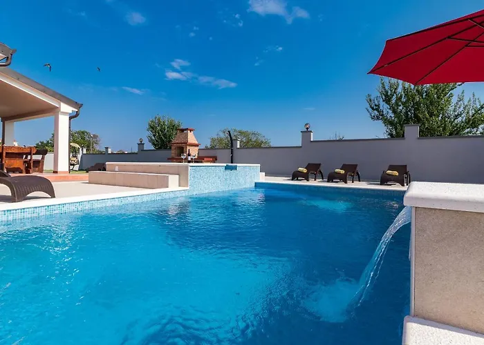 Luxury Hedone With Pool & Whirpool In Near The Вілла Пула